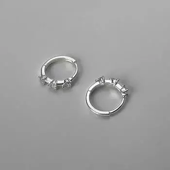 Женские простые серьги Love Ear Buckle, нишевые дизайнерские ювелирные аксессуары, серьги-сердечки