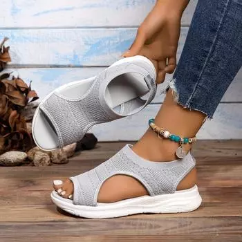 Женские сандалии 2024 года, новые летние модные повседневные сексуальные пляжные сандалии, повседневная обувь на плоской подошве для женщин, дизайнерские сандалии с открытым носком, большие размеры 35 бежевый