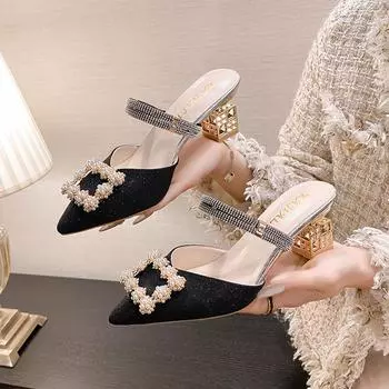 Женские сандалии Baotou 2024 года с квадратной пряжкой, стразами, заостренным носком, неглубоким носком, пустые модные милые простые классные тапочки на тонком каблуке 34 серебряный