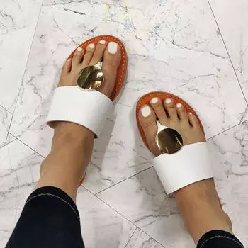 Женские сандалии большого размера, летние пляжные шлепанцы на плоской подошве, кожаные летние уличные тапочки, женские металлические сандалии с открытым носком 37 белый