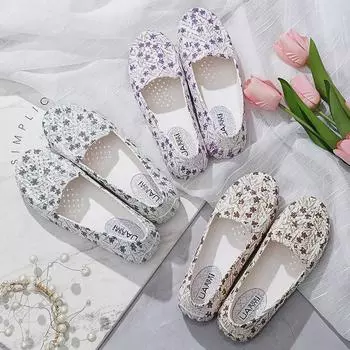 Женские сандалии Four Seasons Printed Flat Sandals — алый дизайн для медсестер, танцев и работы Size 37 (runs small)