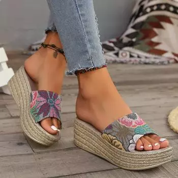 Женские сандалии Лето 2024 Новые модные женские сандалии Большие размеры Элегантные тапочки без застежек Повседневные сандалии на платформе Обувь для женщин 36
