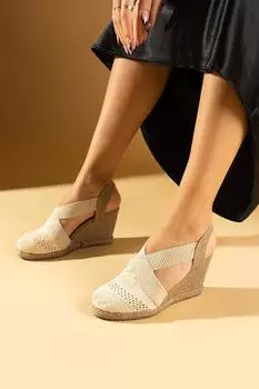 Женские сандалии на соломенной подошве с кружевным узором 69-73-24