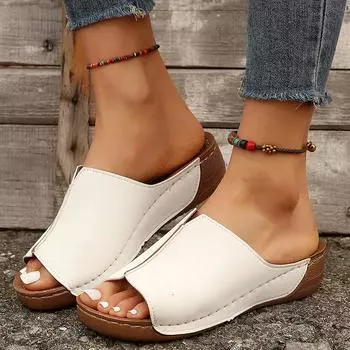 Женские сандалии на танкетке из искусственной кожи, повседневные шлепанцы на платформе с открытым носком, женские летние нескользящие пляжные шлепанцы, шлепанцы больших размеров 36