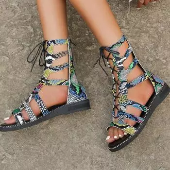 Женские сандалии на танкетке с открытым носком, летняя повседневная пляжная обувь, сандалии на плоской подошве с римским змеиным узором для женщин, обувь на платформе 40