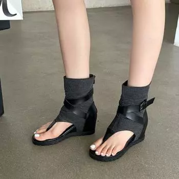 Женские сандалии в римском стиле с открытым носком на танкетке, цветные ретро-ботфорты с высоким берцем для лета 36 чёрный