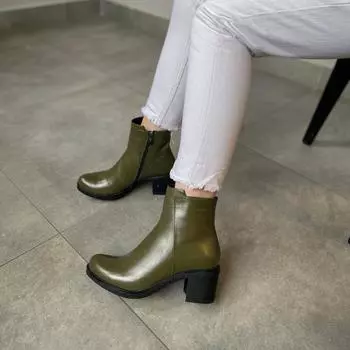 Женские сапоги из натуральной кожи на высоком каблуке