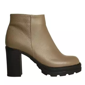 Женские сапоги из натуральной кожи на высоком каблуке