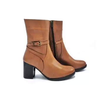 Женские сапоги из натуральной кожи с пряжками
