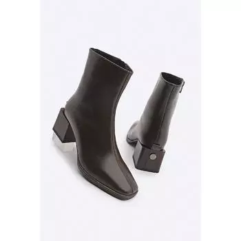 Женские сапоги на каблуке