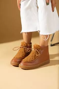 Женские сапоги специального дизайна на меховой детализированной шнуровке на резиновой подошве 024-402-23