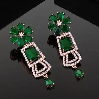 Женские серьги Estele с мерцающим цирконием и зелеными камнями из розового золота