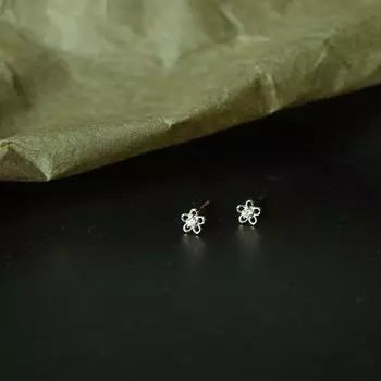 Женские серьги-гвоздики из стерлингового серебра 925 пробы, корейская версия, простые полые серьги-гвоздики с цветком, романтические милые позолоченные украшения 14 карат, подарок золотой