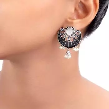 Женские серьги-гвоздики с жемчугом