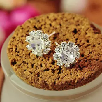 Женские серьги-гвоздики Сферические серьги-гвоздики Серьги-гвоздики в форме цветка серебряный