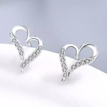 Женские серьги-гвоздики в форме сердца из стерлингового серебра 925 пробы с бриллиантами в корейском стиле Серьги-сердечки с любовью Серебряные аксессуары Простой интересный дизайн 925