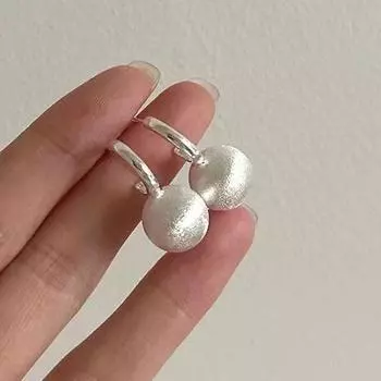 Женские серьги из матового шаровидного серебра, серьги S925, серьги особого дизайна в морозном стиле серебряный
