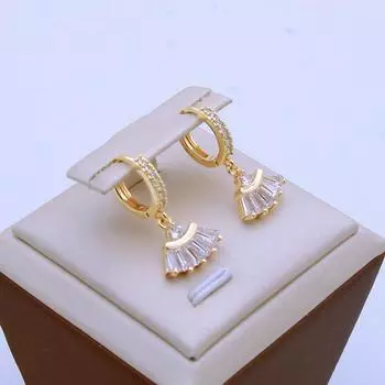 Женские серьги-капли с геометрическим цирконием, новинка 2024 года, модные серьги с кубическим цирконием, модные вечерние ювелирные аксессуары золотой