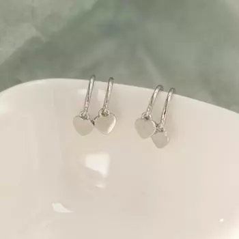 Женские серьги-пряжки Love Ear Buckle из Японии и Кореи, простые, нишевые, в форме сердца, маленькие серьги для путешествий по городу