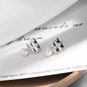 Женские серьги с блестящим жемчугом в корейском стиле. Модные и свежие серьги.