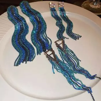 Женские серьги с преувеличенными синими стразами и цирконием, длинная цепочка с кисточкой, треугольные серьги в форме алфавита, роскошные свадебные украшения