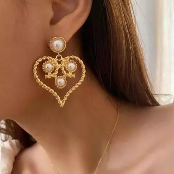 Женские серьги с жемчугом и сердцем в стиле ретро, золотые серьги в стиле барокко, полые серьги для вечеринки, элитные серьги, модные украшения золотой