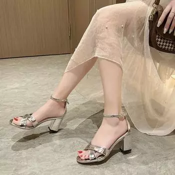 Женские серебристые лакированные босоножки на тонком высоком каблуке, летние новые закрытые каблуки, босоножки с пряжкой на щиколотке, женские модные туфли Laides 35