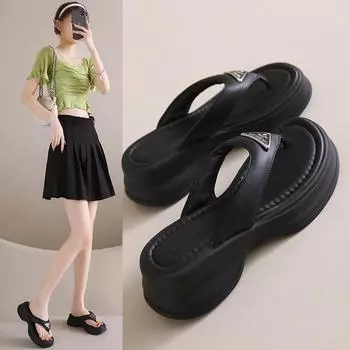 Женские шлепанцы на толстой подошве на танкетке, лето 2023, сандалии на платформе с клипсами, женские нескользящие пляжные тапочки, уличные шлепанцы для девочек 35 чёрный