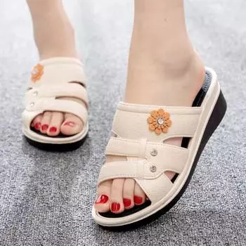 Женские шлепанцы с цветочным декором, повседневная обувь с открытым носком, летняя обувь для улицы, удобные шлепанцы, сандалии на платформе, танкетке, обувь для мам 36 красный