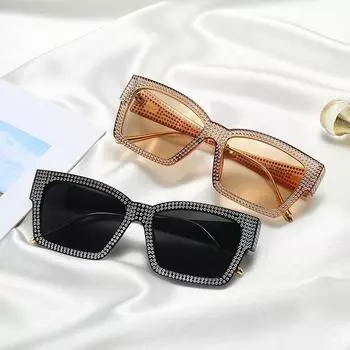 Женские солнцезащитные очки с квадратными бриллиантами. Классные солнцезащитные очки. Женские солнцезащитные очки. Солнцезащитные очки с защитой от ультрафиолета.