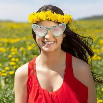 Женские солнцезащитные очки со стразами и буквенным декором в форме сердца с защитой от УФ-лучей, солнечный свет, отпуск, пляжные очки, уличные очки фиолетовый