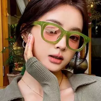 Женские солнцезащитные очки в маленькой оправе, модные и персонализированные, простые уличные фотографии, солнцезащитные очки с защитой от солнца и ультрафиолета.