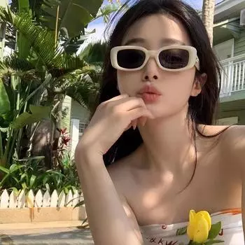 Женские солнцезащитные очки высокого класса в бежевой оправе с небольшой защитой от ультрафиолета 2023 года