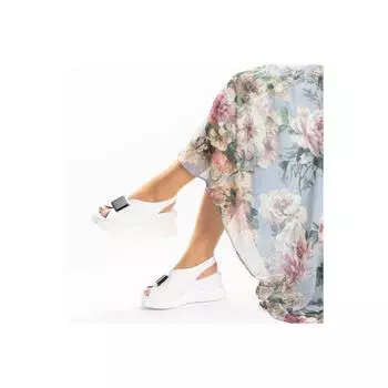 Женские стильные босоножки на мягком каблуке из натуральной кожи