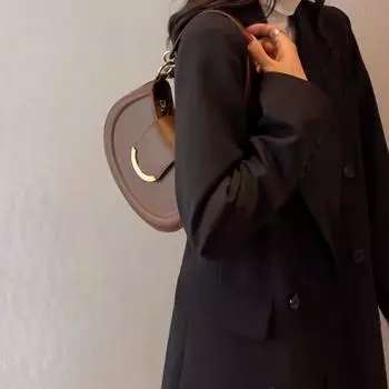 Женские сумки через плечо под подмышками, модные дизайнерские кожаные сумки и кошельки через плечо для небольших подмышек 2024 года 25cmx14cmx7cm чёрный