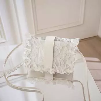 Женские сумки свежие и милые, а маленькие квадратные сумки для девочек — это модные сумки для мобильных телефонов с кружевной отделкой, которые можно носить через плечо. белый