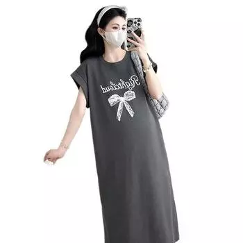 Женские свободные длинные платья-футболки с коротким рукавом и рисунком длиной до колена L темно-серого