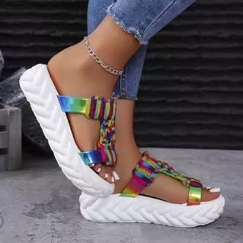 Женские тапочки 2024 года, летние новые повседневные сандалии, удобные легкие тапочки на платформе, пляжные шлепанцы для женщин 36