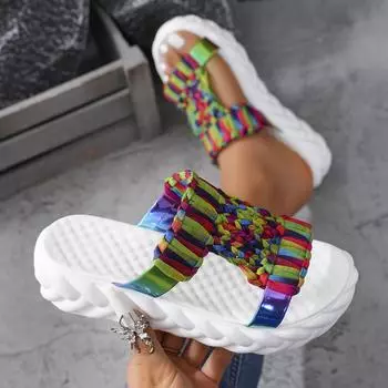 Женские тапочки 2024 года, летние новые повседневные сандалии, удобные легкие тапочки на платформе, пляжные шлепанцы для женщин 36