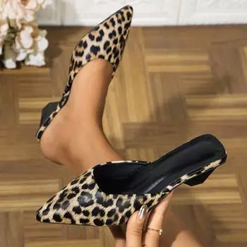 Женские тапочки 2024 года, новые дизайнерские босоножки с острым носком на высоком каблуке, повседневные роскошные тапочки для отдыха на открытом воздухе, женские тапочки Zapatos De Mujer 34 цветной печати леопарда