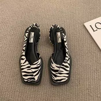 Женские тапочки Большие размеры Сандалии Сандалии из полиуретана с квадратным носком на плоской подошве Тапочки с пряжкой 40