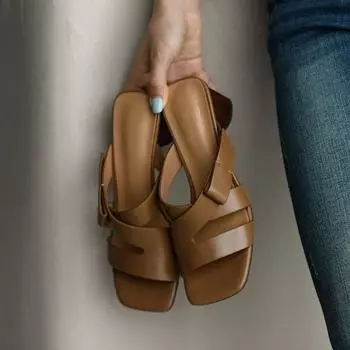 Женские тапочки из овчины на высоком каблуке. Женская модная обувь. 39 коричневый