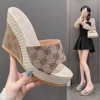 Женские тапочки на танкетке 2024 года, летние новые женские сандалии на высоком каблуке, неглубокие пляжные тапочки на платформе, удобные женские шлепанцы 34 хаки