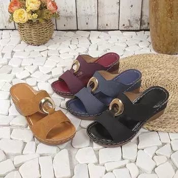 Женские тапочки на танкетке 2024 года, новые летние модные повседневные сандалии для женщин, высокие каблуки, однотонные тапочки на платформе, женские шлепанцы 36 чёрный