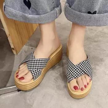 Женские тапочки Пляжная обувь на толстой подошве Модные и повседневные сандалии 34 чёрный