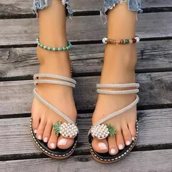 Женские тапочки с ананасом и жемчугом, модные летние однотонные сандалии на плоской подошве с носком, женские тапочки с перекрестными ремешками и кристаллами со стразами 36 чёрный