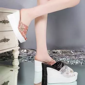 Женские тапочки с вышивкой, коллекция 2023 года, уличные женские тапочки на танкетке с открытым носком, тапочки на высоком каблуке, тапочки на платформе, шлепанцы 8,5 см 35 чёрный