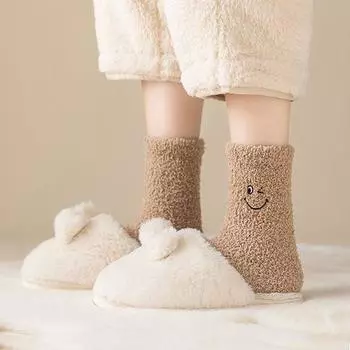 Женские теплые носки, милые белые носки в стиле Лолиты Y2k с улыбкой, зимние забавные утолщенные пушистые носки