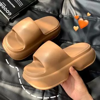 Женские толстые тапочки-облака на платформе, шлепанцы с мягкой подошвой из ЭВА, летние пляжные шлепанцы, женские нескользящие домашние тапочки для ванной комнаты 35-36 чёрный