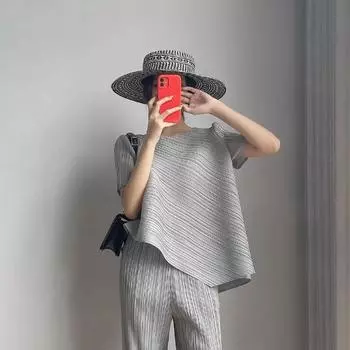 Женские топы Miyake с асимметричной складкой — короткие рукава, круглая горловина, свободный крой, облегающие и длинные, идеально подходят для лета. One Size